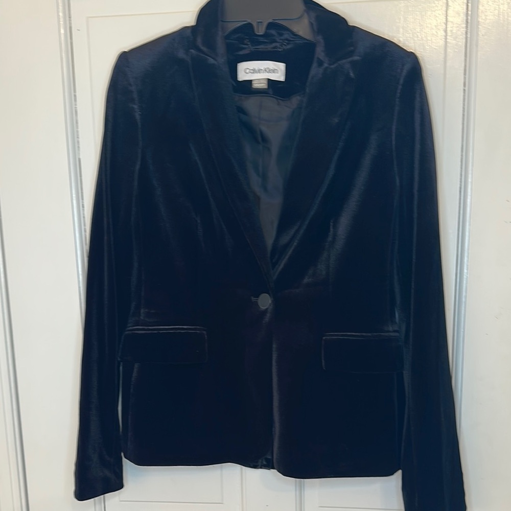 Calvin Klein Black Velvet‎ Blazer size 4P NWT